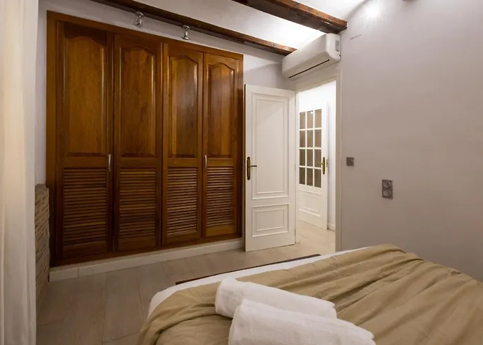 Florit Flats - The Old Town Apartment