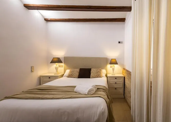 Florit Flats - The Old Town Apartment